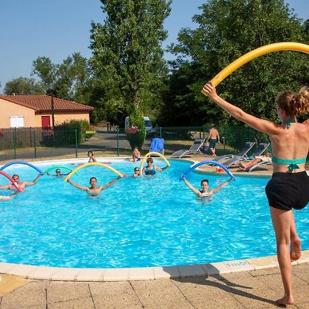 Camping De La Bageasse Brioude Bagian luar foto