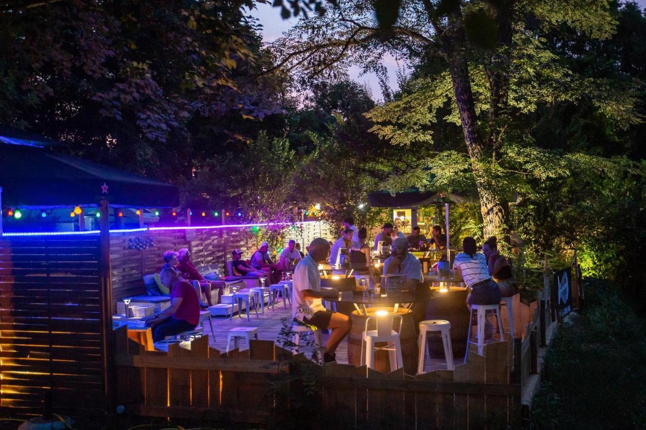 Camping De La Bageasse Brioude Bagian luar foto