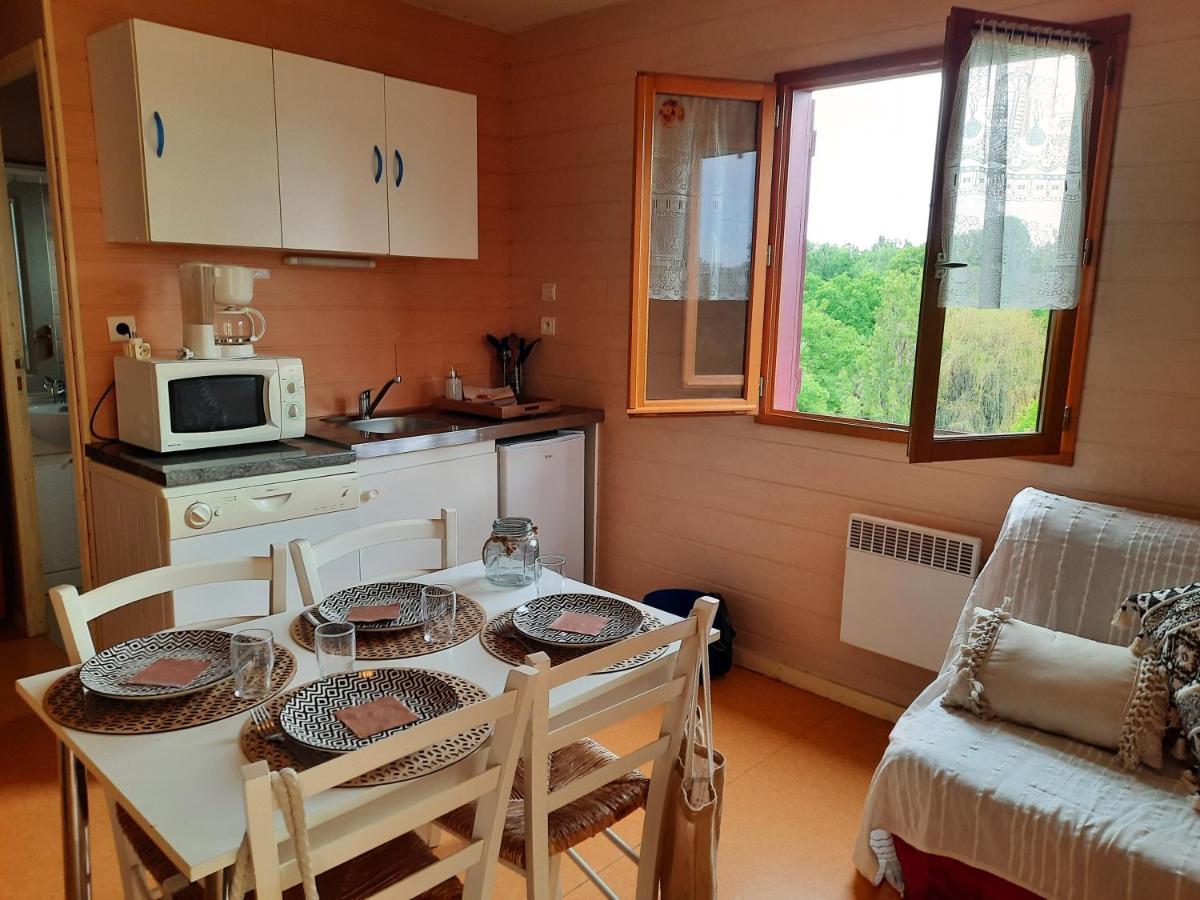 Camping De La Bageasse Brioude Bagian luar foto