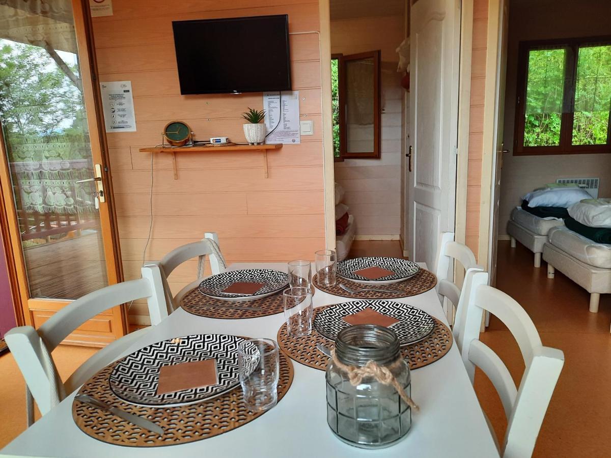 Camping De La Bageasse Brioude Bagian luar foto