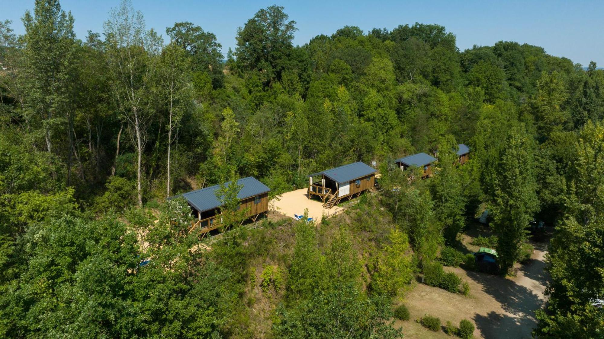 Camping De La Bageasse Brioude Bagian luar foto