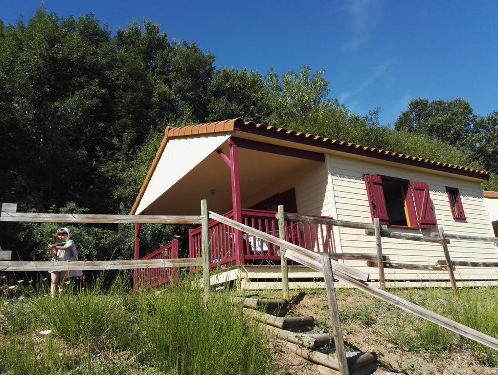 Camping De La Bageasse Brioude Bagian luar foto